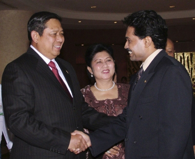 “A day that will never be truly gone, a day I appreciate everyday in my life ” The President of the Republic of Indonesia H.E. Susilo Bambang Yudhoyono shakes hand with H.E. Susilo Bambang Yudhoyono.