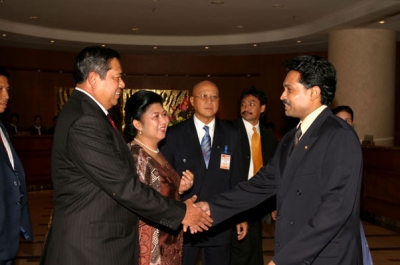 Hotel General Manager Saman with H.E. Susilo Bambang Yudhoyono