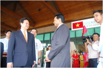Saman Sarathchandra with H.E Mr. Nguyen Tan Dung, Prime Minister of the Socialist Republic of Vietnam